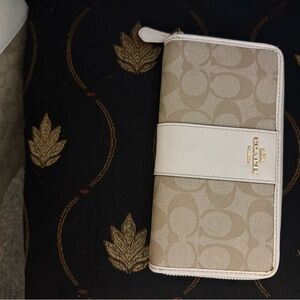 Coach Beige and Cream Wallet